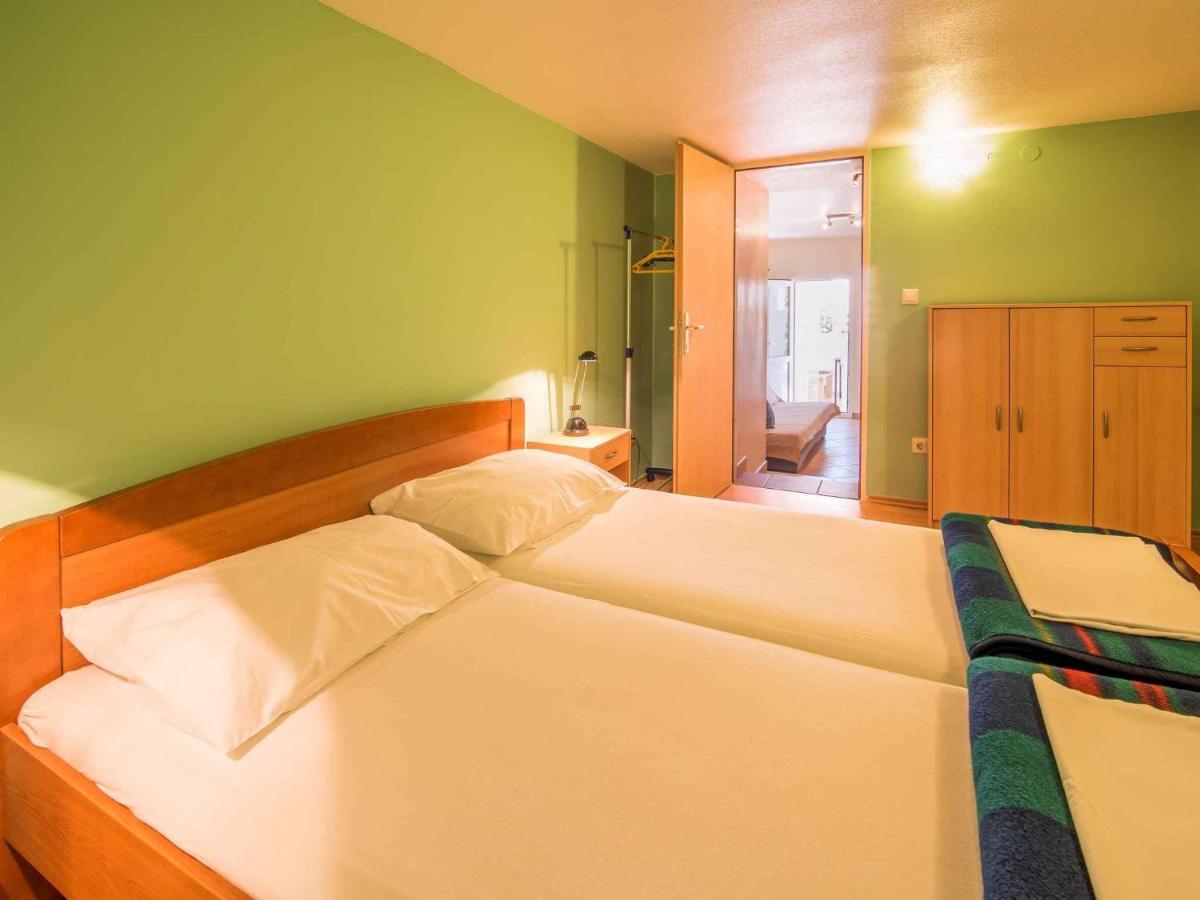 Apartment In Vrbnik/Insel Krk 13614 المظهر الخارجي الصورة