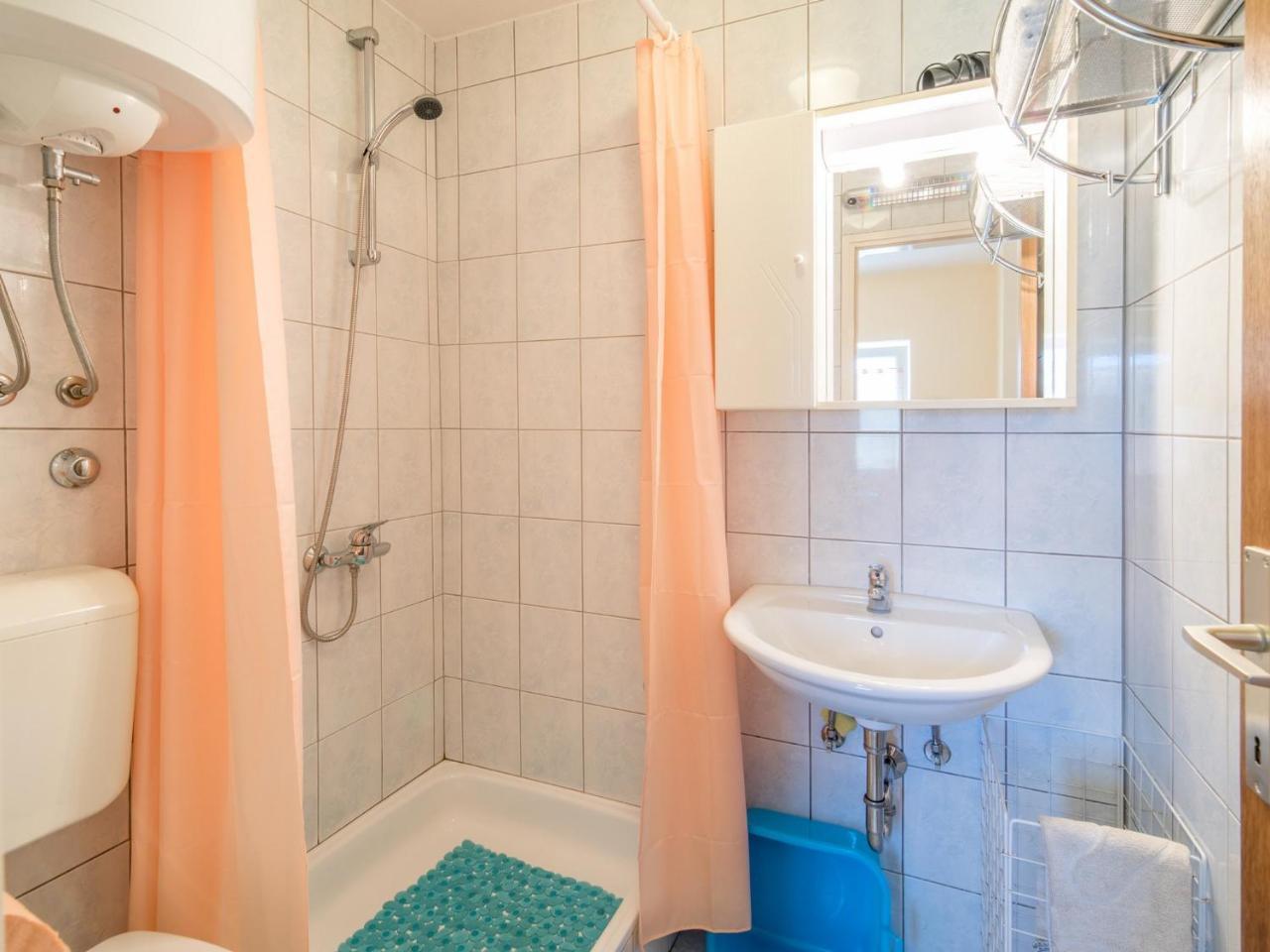 Apartment In Vrbnik/Insel Krk 13614 المظهر الخارجي الصورة